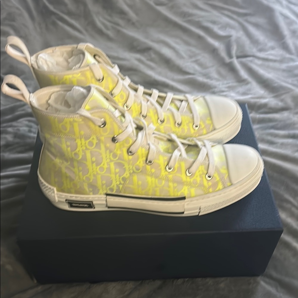Dior High-Top Sneakers - Yellow 100% authentic 🔥🔥🔥 - Picture 3 of 6